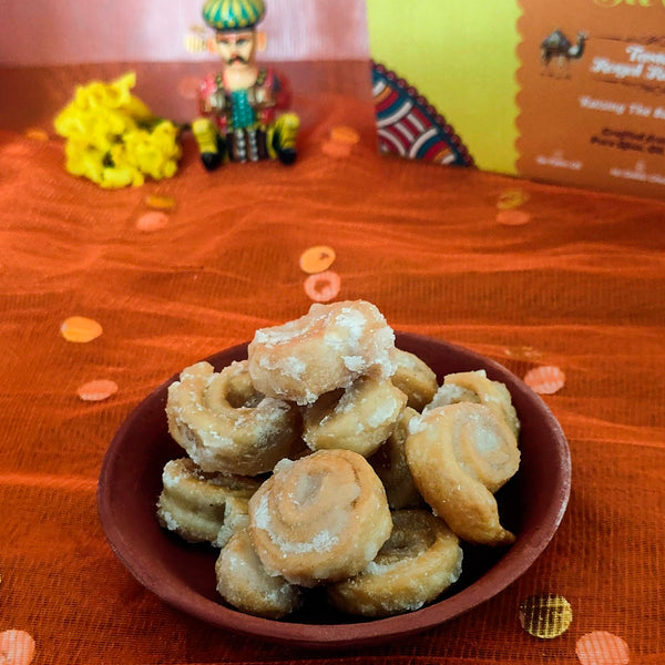 Gangaur Special Rajasthani Guna Papdi Pitara